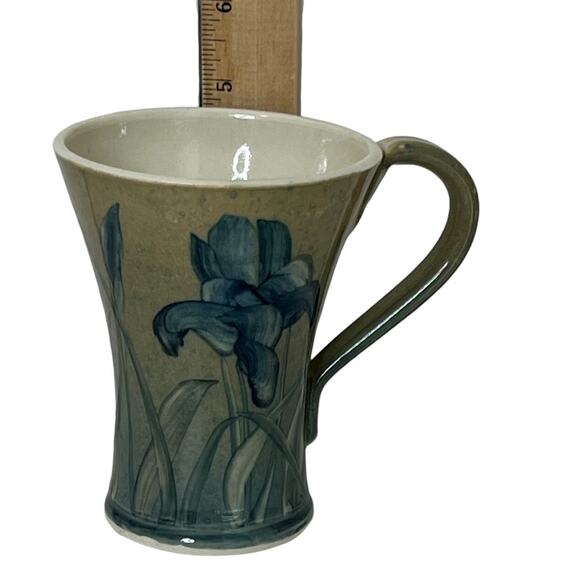 Linden Hills Pottery Pottery Mug Blue Irises Floral Tall 12 ou - Picture 5 of 6